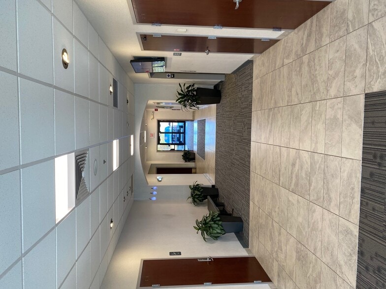 44 Bearfoot Rd, Northborough, MA for lease - Interior Photo - Image 2 of 19