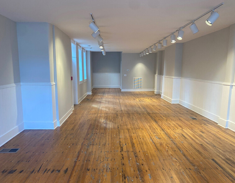 1611 Race St, Cincinnati, OH for lease - Interior Photo - Image 2 of 3