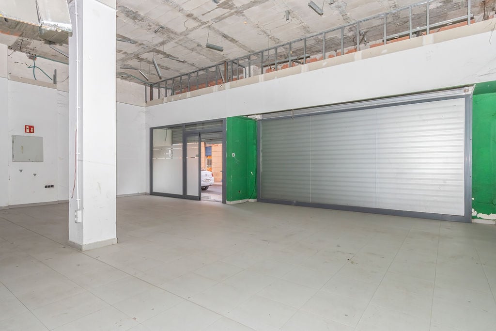 Lleida, LER 25004 - Unit Pt:02 - - Interior Photo - Image 2 of 14