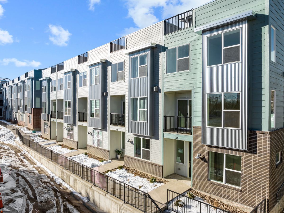 8711 E Hampden Ave, Denver, CO à vendre Photo principale- Image 1 de 1