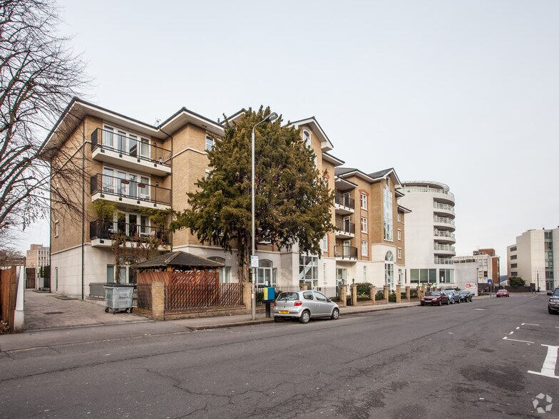 4 Keswick Rd, Londres à louer - Photo du bâtiment - Image 2 de 3