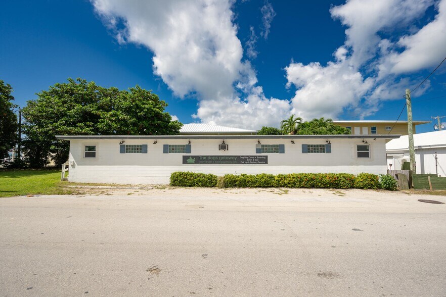 6150 2nd St, Key West, FL à louer - Photo du bâtiment - Image 3 de 4