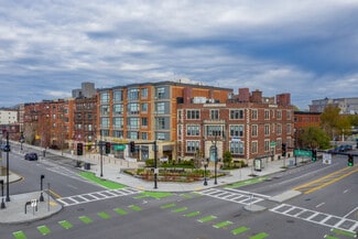 Plus de détails pour 896 Beacon St, Boston, MA - Bureau à louer