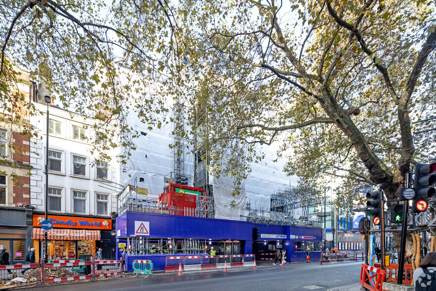 127-133 Charing Cross Rd, London à louer - Photo du bâtiment - Image 2 de 2