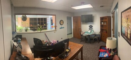 330 S 5th St, Enid, OK for lease Interior Photo- Image 1 of 6