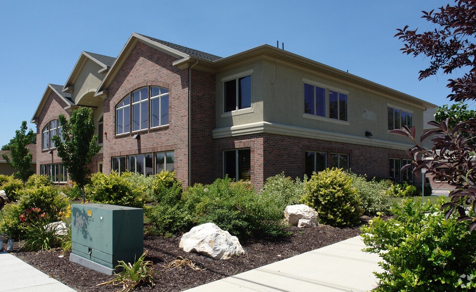 189 E Fort Union Blvd, Midvale, UT for sale - Primary Photo - Image 1 of 13