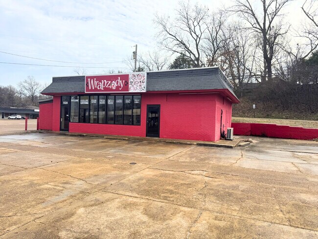 More details for Star Shopping Center – Retail for Sale, Covington, TN