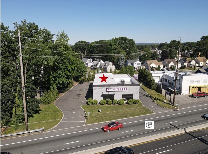 149 Route 17, Rochelle Park, NJ à vendre - Photo du bâtiment - Image 1 de 5