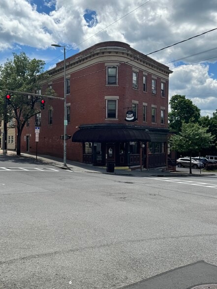 96 Main St, Poughkeepsie, NY for sale - Primary Photo - Image 1 of 9