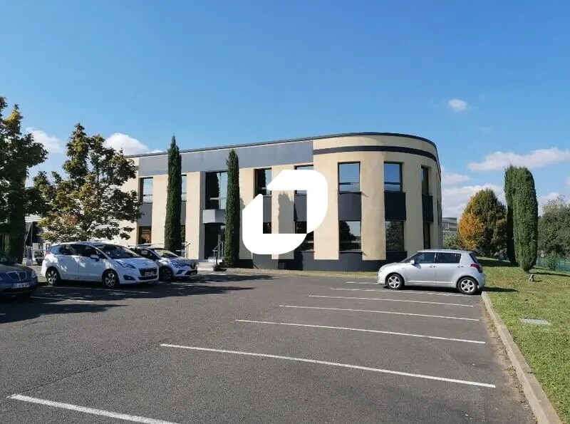 Retail in Arnas for lease Building Photo- Image 1 of 13