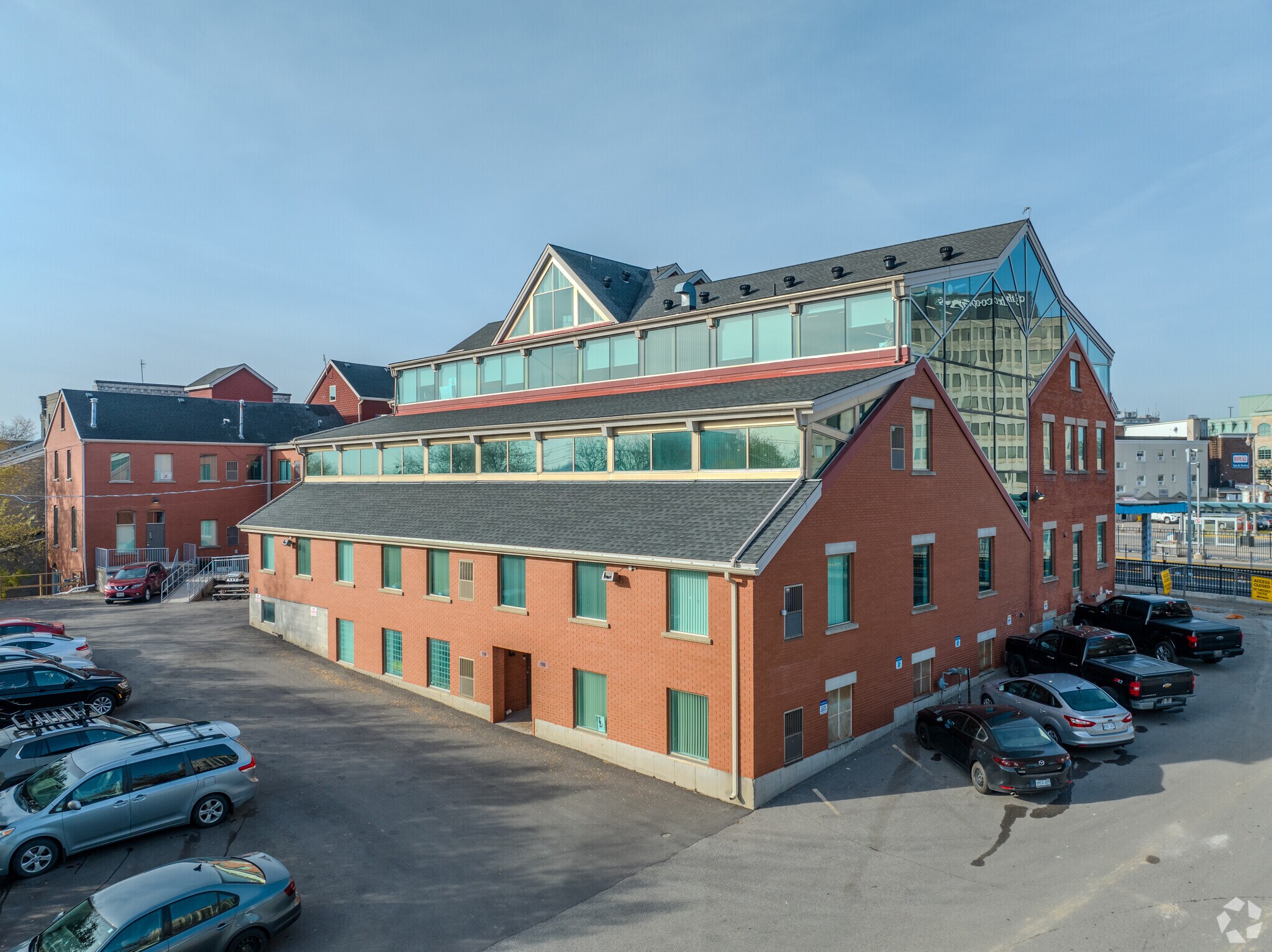 111 Farquhar St, Guelph, ON for sale Primary Photo- Image 1 of 1