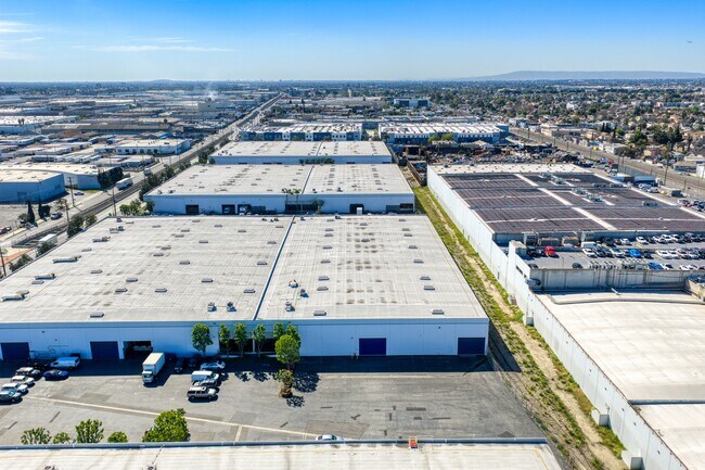 Plus de détails pour 2501-2551 S Alameda St, Los Angeles, CA - Industriel à louer
