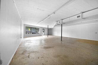5798-5816 St Augustine Rd, Jacksonville, FL for lease Interior Photo- Image 1 of 6