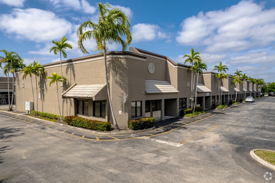 5401 NW 102nd Ave, Sunrise, FL à louer - Photo du bâtiment - Image 1 de 16
