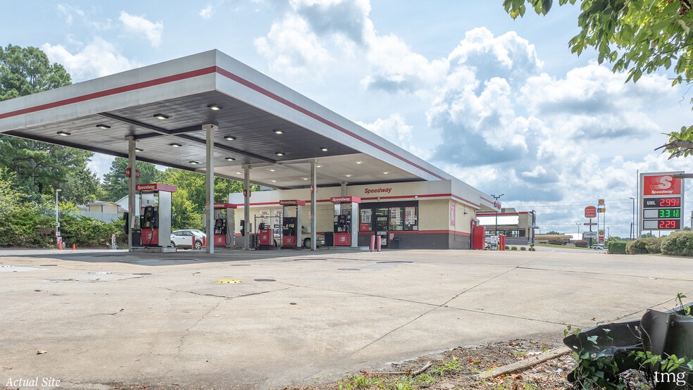 821 Martin Luther King Jr Ave, Oxford, NC for sale - Building Photo - Image 2 of 4