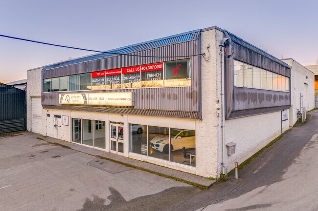 Plus de détails pour 8555 Cambie St, Vancouver, BC - Local d'activités à louer