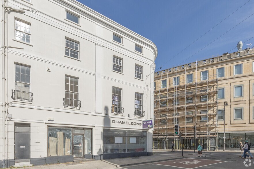 28 Clarence St, Cheltenham à vendre - Photo du bâtiment - Image 2 de 2