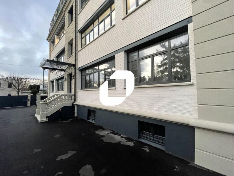 Bureau dans Saint-Maur-des-Fossés à vendre - Photo du bâtiment - Image 2 de 14