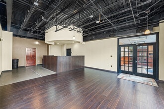 9223 Broadway St, Pearland, TX for lease Interior Photo- Image 1 of 3