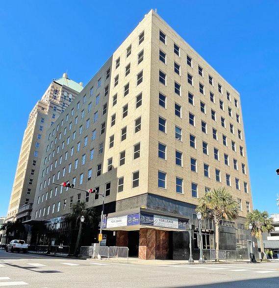 106 Saint Francis St, Mobile, AL for sale - Primary Photo - Image 1 of 43