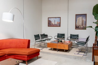 945 Allene Ave SW, Atlanta, GA à louer Photo du bâtiment- Image 1 de 6