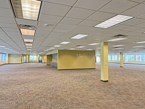 13101 Telecom Dr, Tampa, FL for lease Interior Photo- Image 2 of 2