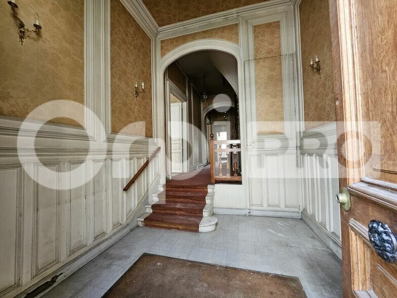 Flex in Reims for sale - Interior Photo - Image 2 of 12