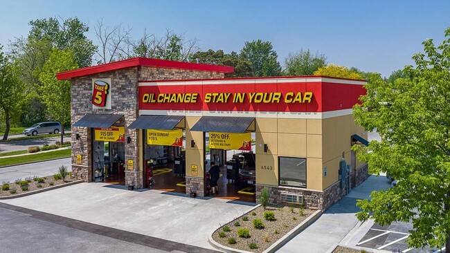 More details for 6404 McCart Ave, Fort Worth, TX - Retail for Sale