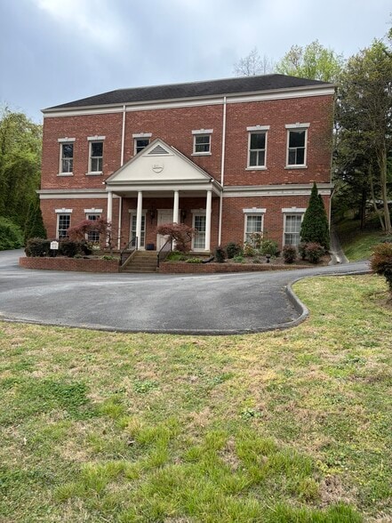 823 Chickamauga Ave, Rossville, GA for lease - Building Photo - Image 2 of 43