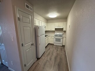 Plus de détails pour 107 University Dr, Colorado Springs, CO - Multi-résidentiel à vendre