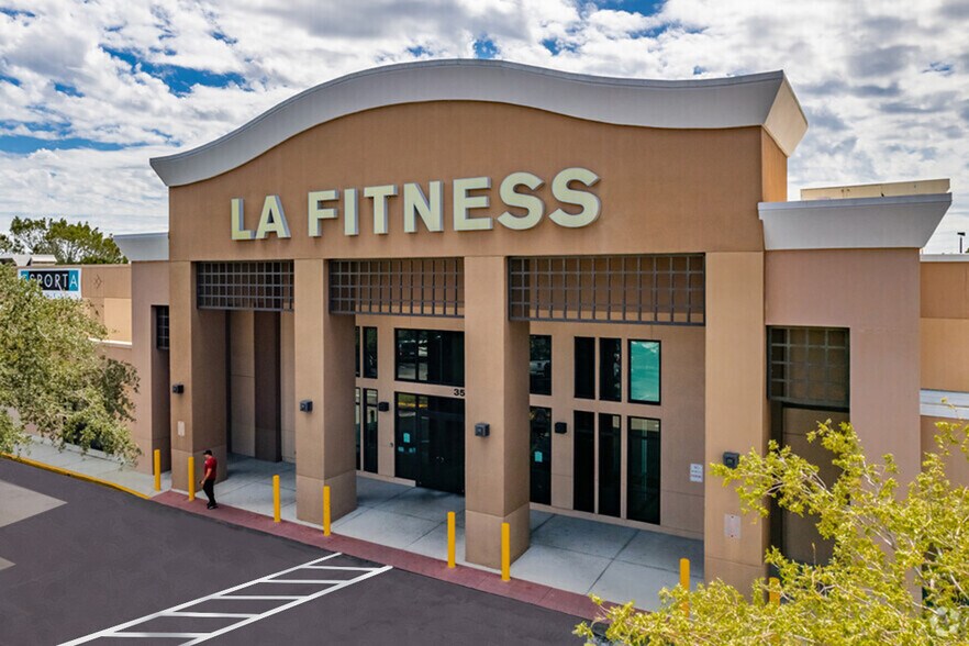 35104 US Highway 19 N, Palm Harbor, FL à louer - Photo du bâtiment - Image 2 de 5