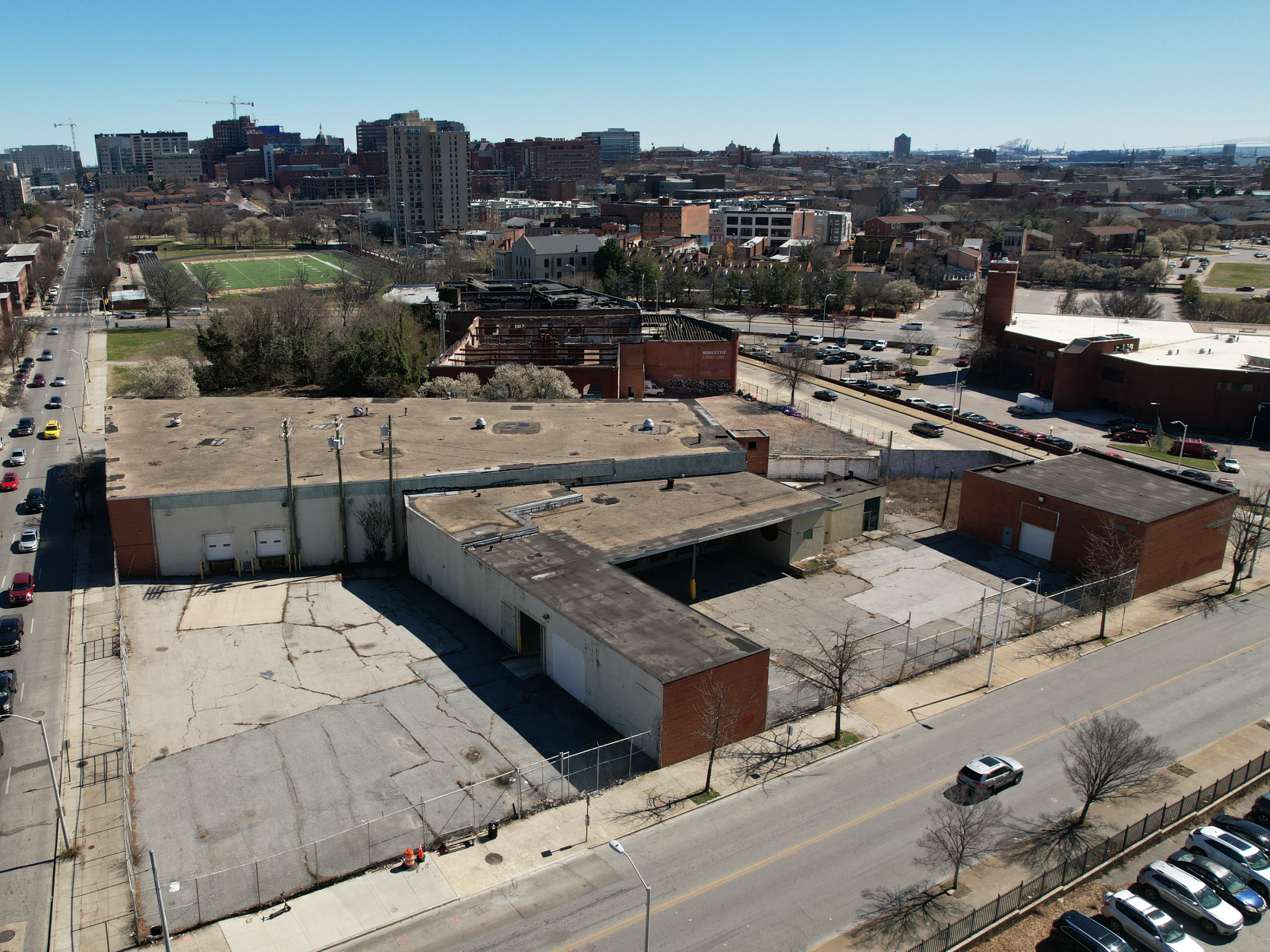 700-708 E Monument St, Baltimore, MD à vendre Photo du bâtiment- Image 1 de 12