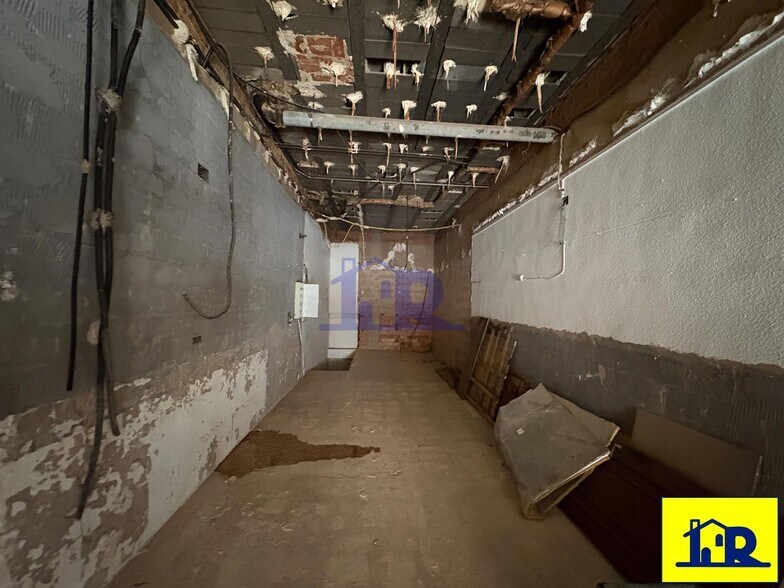Retail in Cuenca, Cuenca for lease - Interior Photo - Image 3 of 4