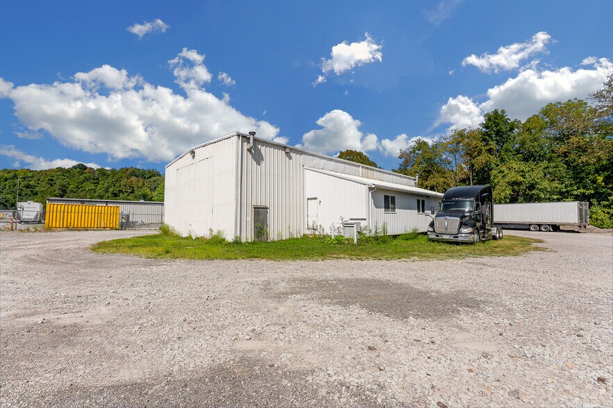 148 Roush Cir, Fairmont, WV à louer - Photo du bâtiment - Image 3 de 17
