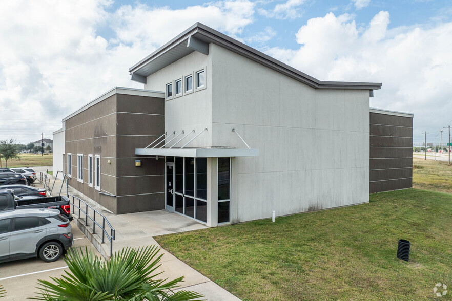 7236 Medical Center Dr, Texas City, TX for sale - Building Photo - Image 3 of 25