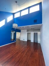 244-246 Main St, Seal Beach, CA for lease Interior Photo- Image 2 of 12