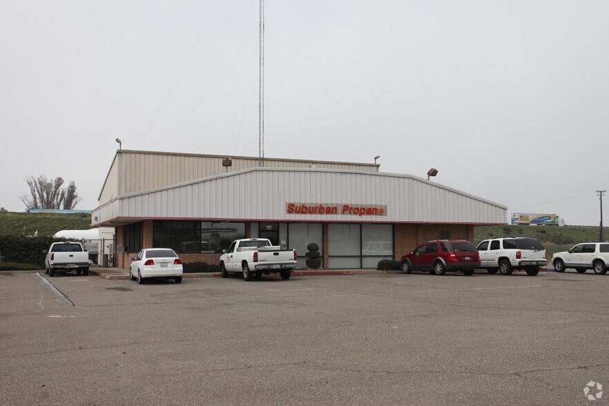 4625 N Golden State Blvd, Turlock, CA à louer - Photo du bâtiment - Image 2 de 2