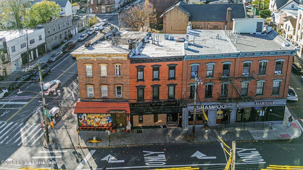 664 Bay St, Staten Island, NY à vendre - Photo du bâtiment - Image 3 de 19