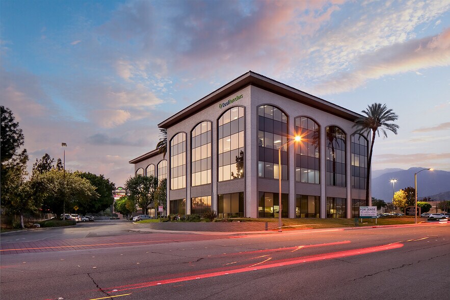 1333 S Mayflower Ave, Monrovia, CA à vendre - Photo du bâtiment - Image 3 de 12