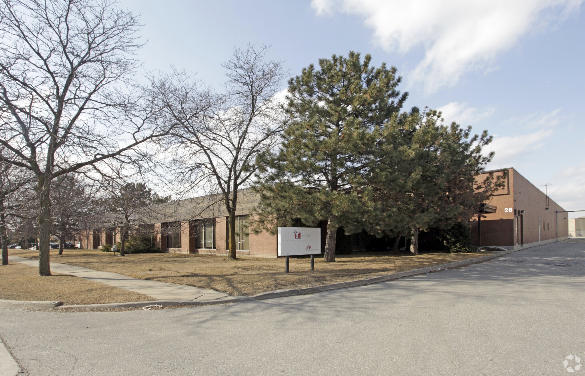 26 Claireville Dr, Toronto, ON à louer Photo principale- Image 1 de 9