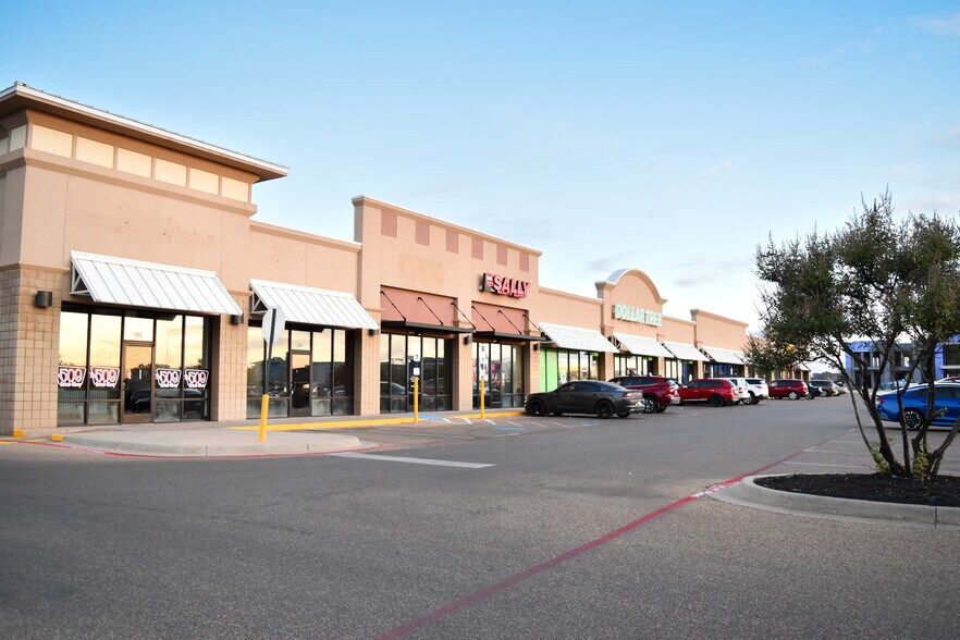 6301 82nd St, Lubbock, TX à louer - Photo du bâtiment - Image 2 de 8