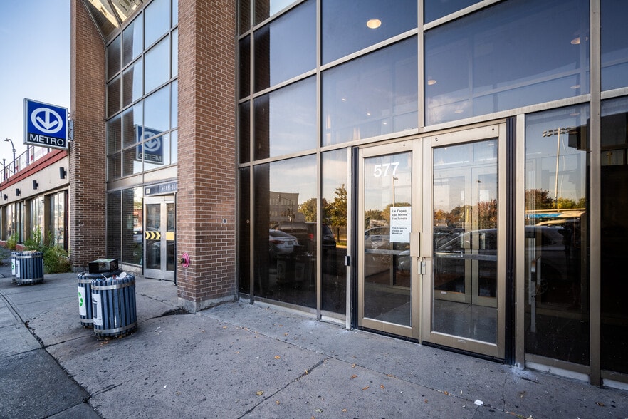10719-10721 Rue Lajeunesse, Montréal, QC à louer - Photo du bâtiment - Image 2 de 16