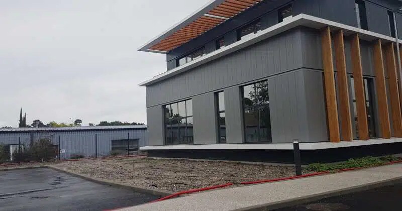 Bureau dans Canéjan à louer - Photo du bâtiment - Image 3 de 5