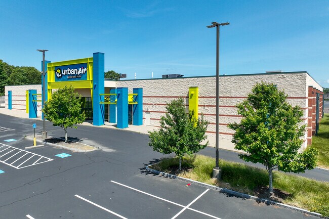 More details for 435 Westgate Dr, Brockton, MA - Retail for Sale