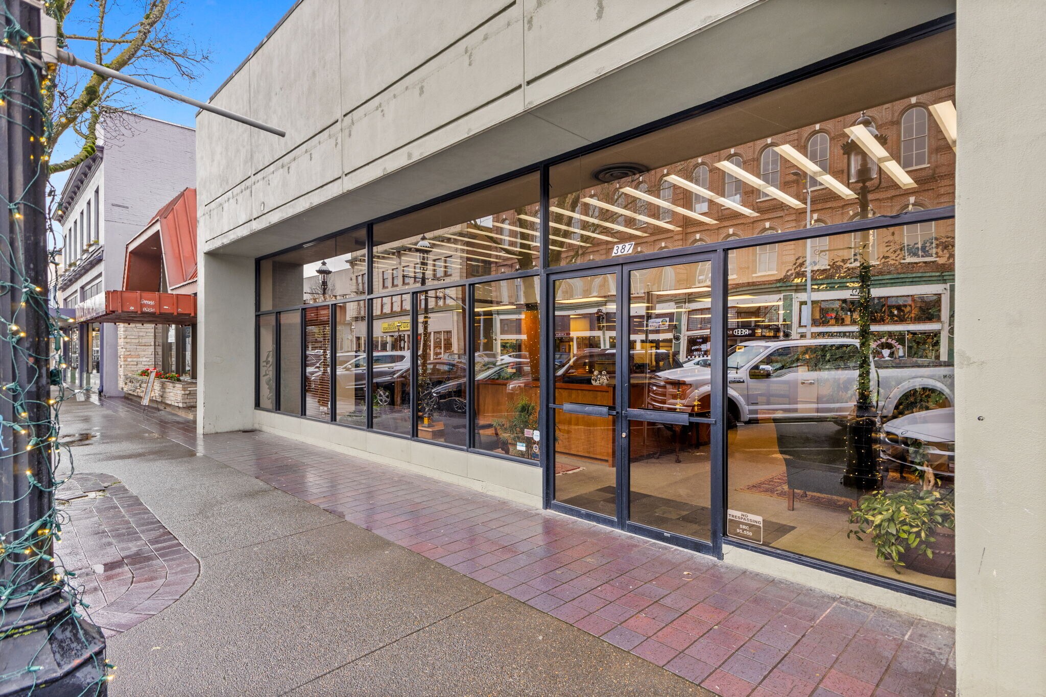 387 Court St NE, Salem, OR à vendre Photo du bâtiment- Image 1 de 28