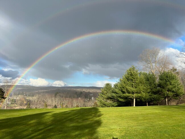 More details for 9 Rose Hill Rd, Portland, CT - Sports & Entertainment for Sale