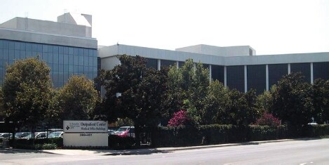 399 E Highland Ave, San Bernardino, CA à louer - Photo du bâtiment - Image 3 de 13