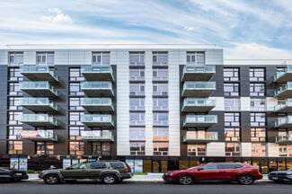 Plus de détails pour 65-18 Austin St, Rego Park, NY - Multi-résidentiel à vendre