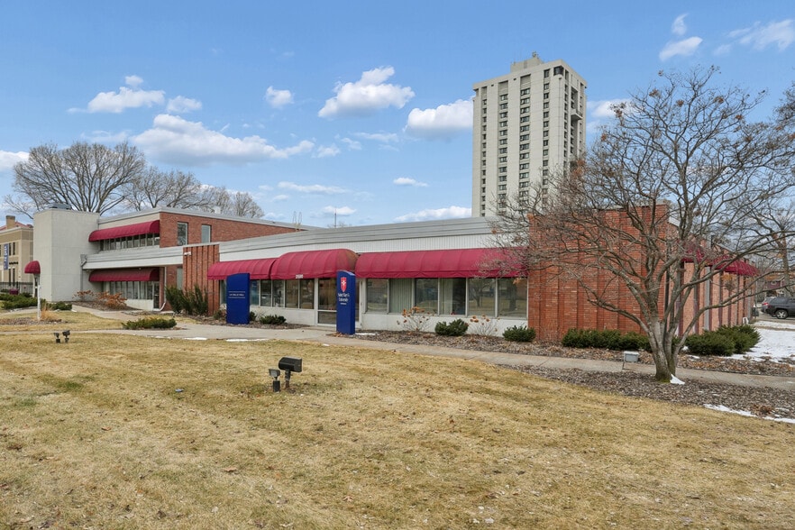 2500 Park Ave, Minneapolis, MN for sale - Building Photo - Image 1 of 13