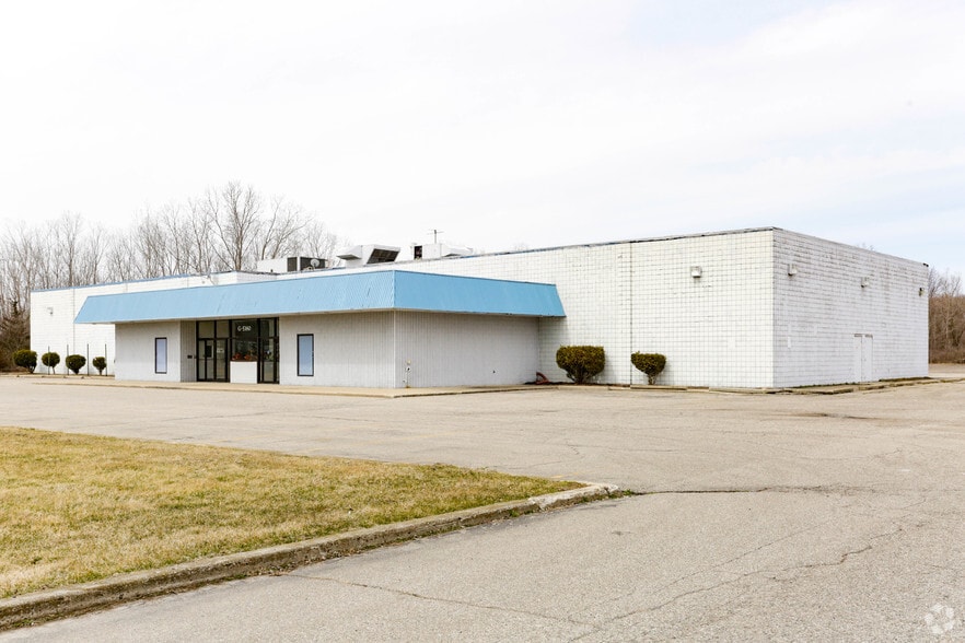 5380 W Pierson Rd, Flushing, MI for sale - Primary Photo - Image 1 of 8